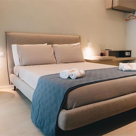 18Zero2 Luxury Rooms Bari Eksteriør billede