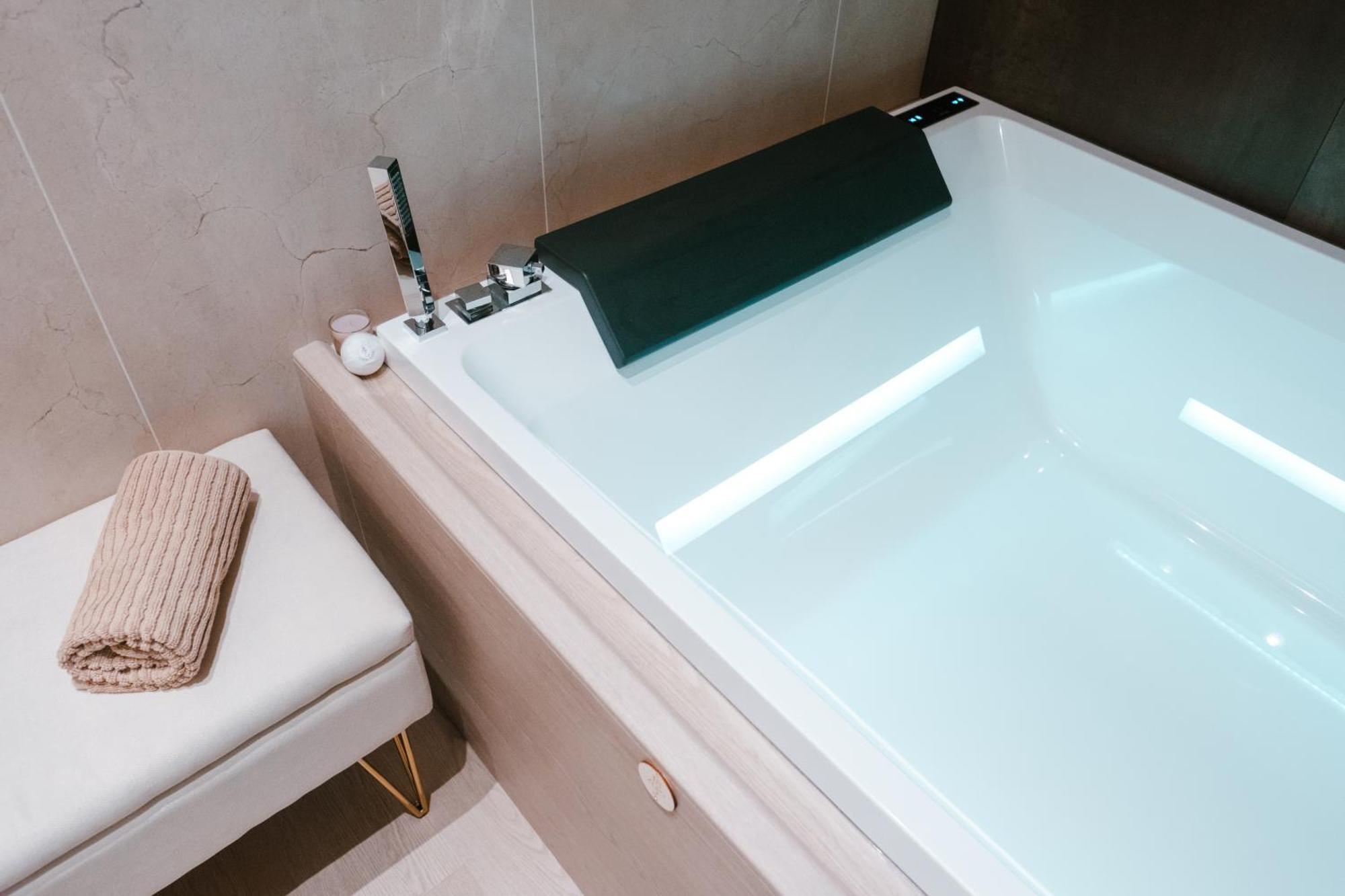 18Zero2 Luxury Rooms Bari Eksteriør billede