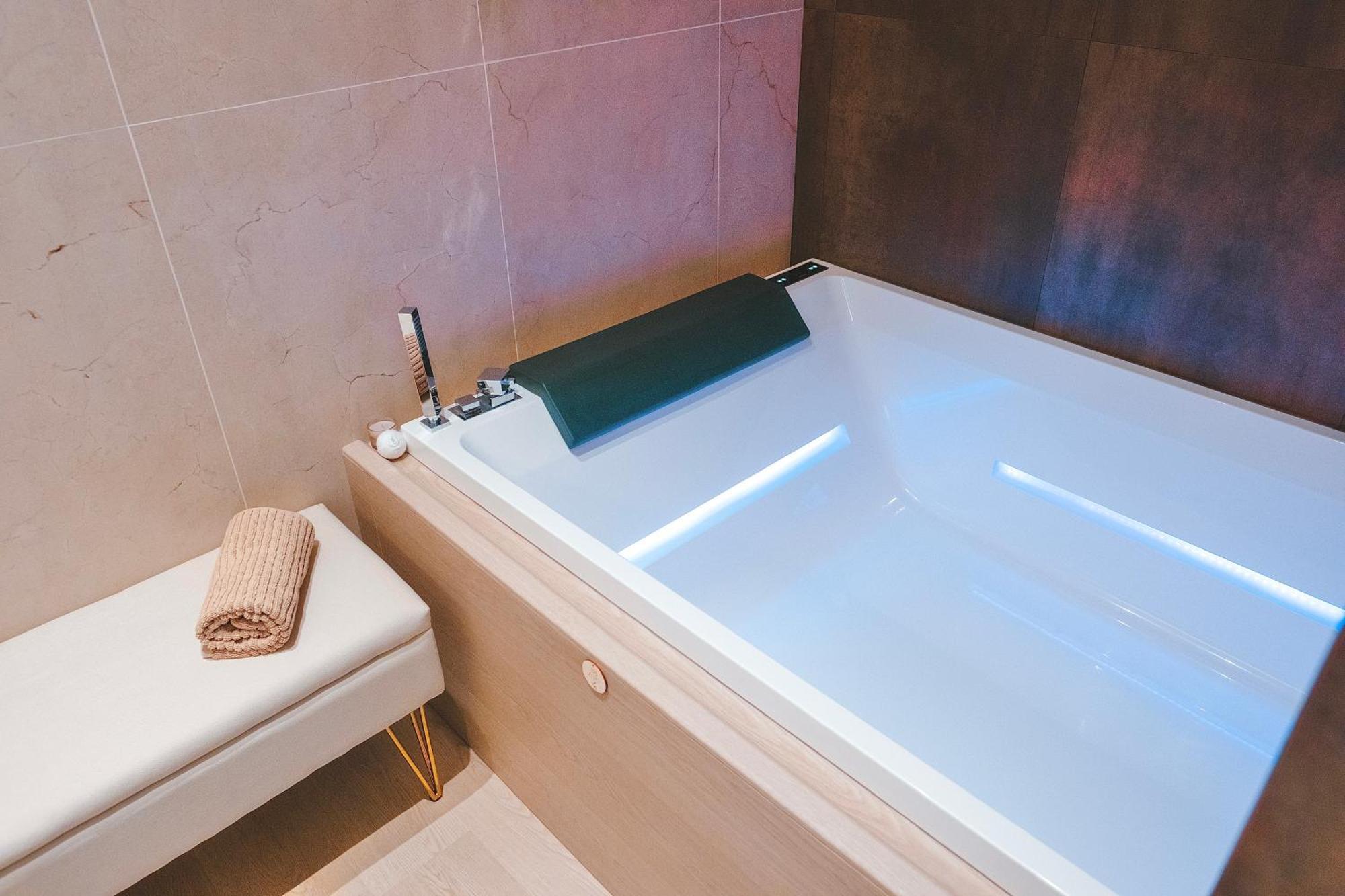 18Zero2 Luxury Rooms Bari Eksteriør billede