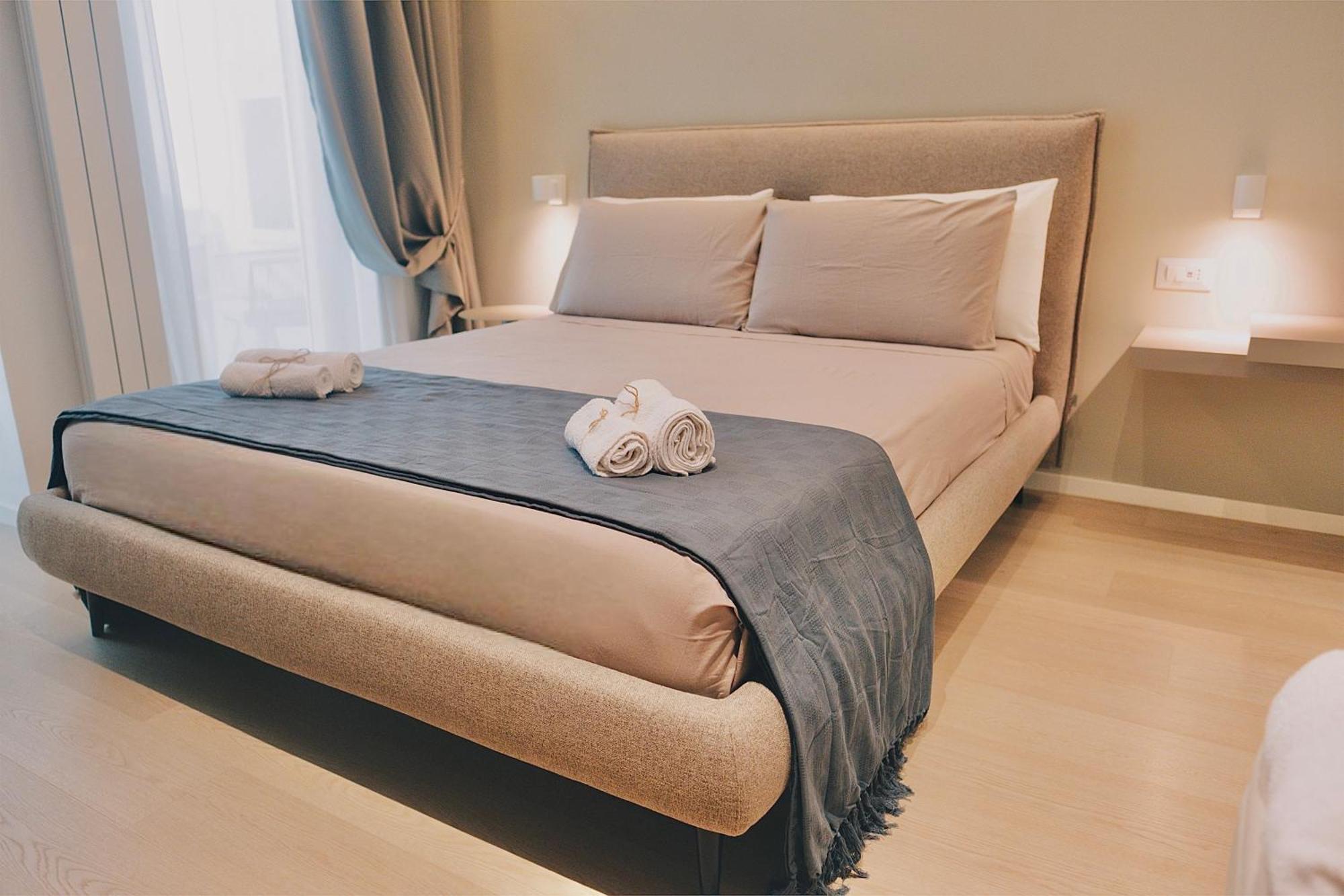 18Zero2 Luxury Rooms Bari Eksteriør billede
