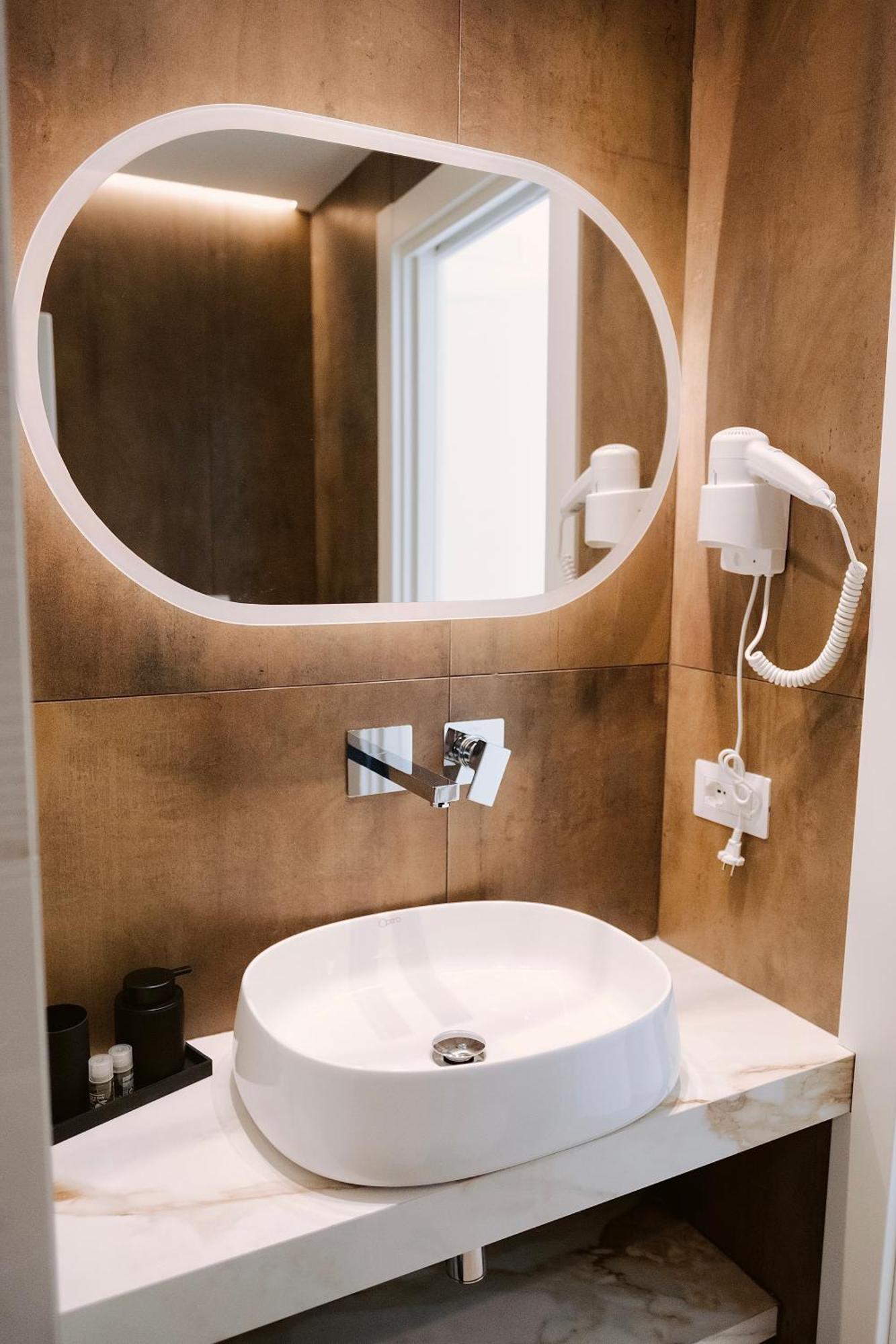 18Zero2 Luxury Rooms Bari Eksteriør billede